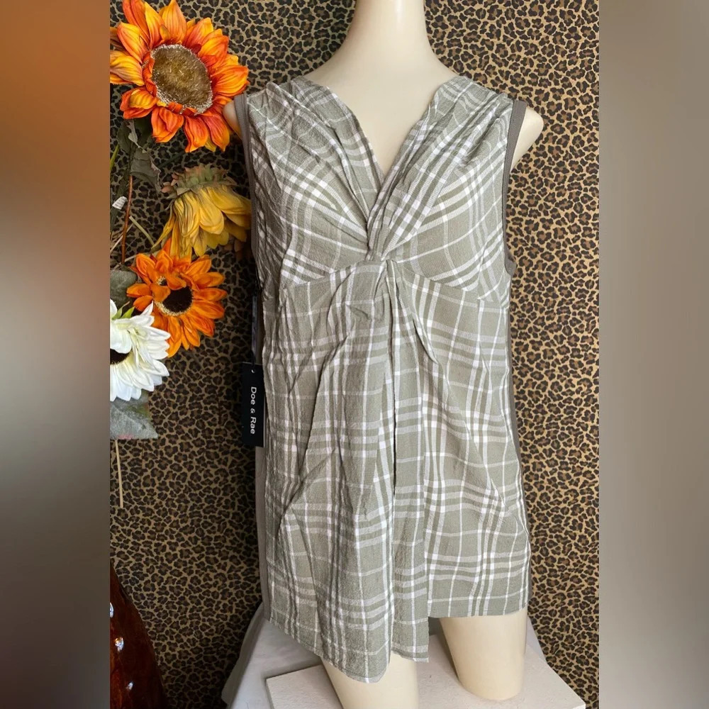 🌴3/$30🌴DOE & RAE Olive Green Sleeveless Plaid Tank Top NWT